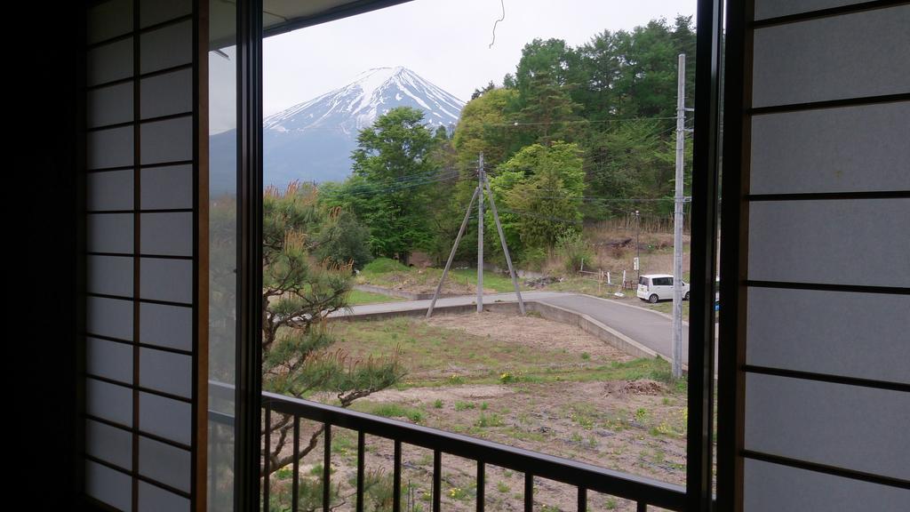 Teishaba Guesthouse&Cafe Фуджийошида Стая снимка